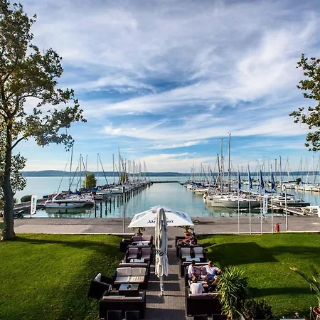 Appartamento Bl Apartman By Hellobalatonlelle