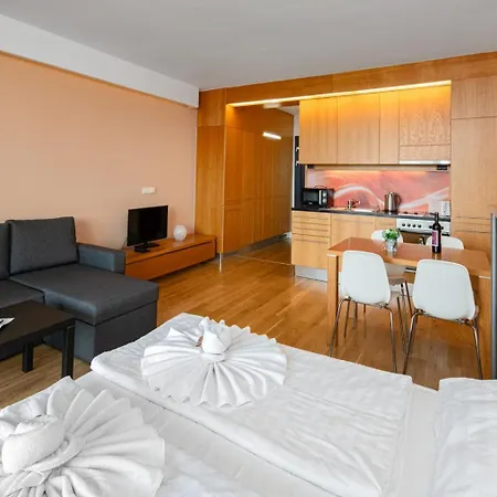 Bl Apartman By Hellobalatonlelle Apartment