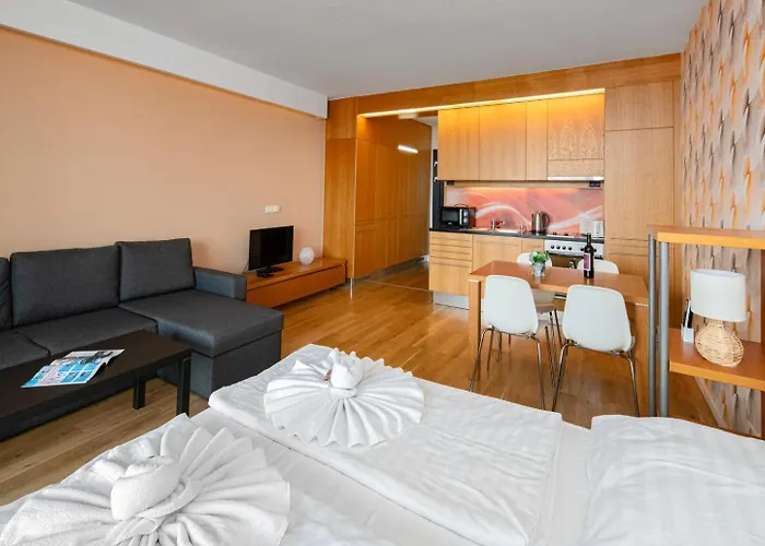 Bl Apartman By Hellobalatonlelle Apartament