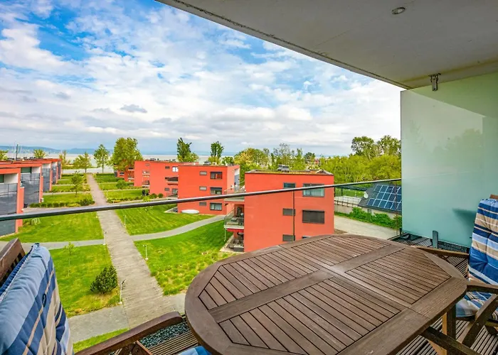 Apartament Bl Apartman By Hellobalatonlelle *