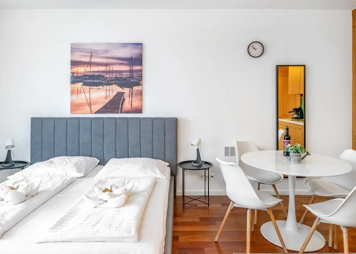 Apartament Bl Apartman By Hellobalatonlelle