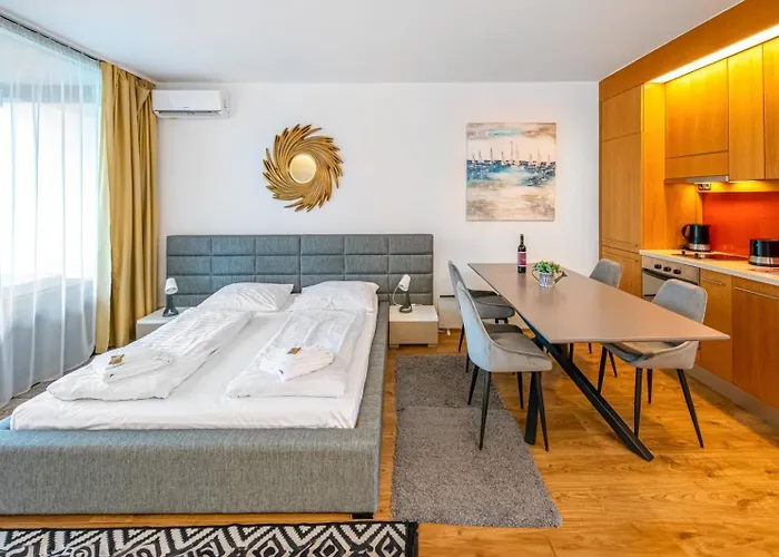 Apartament Bl Apartman By Hellobalatonlelle