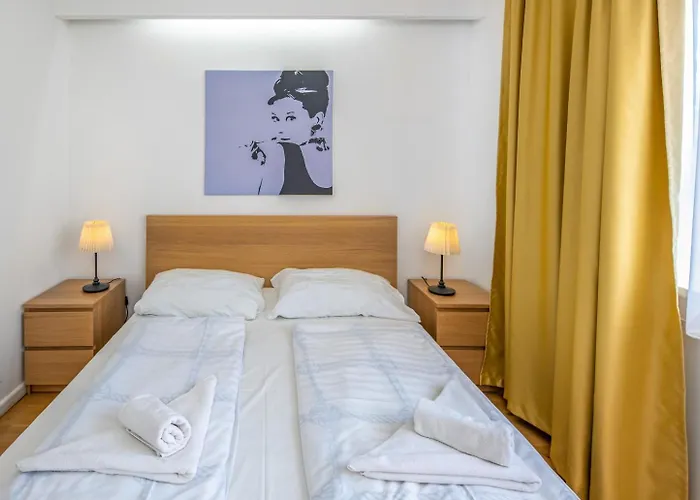 Apartament Bl Apartman By Hellobalatonlelle *